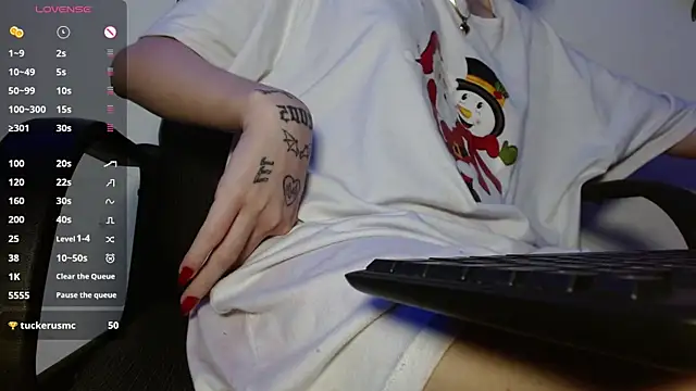 Luna-Naughty online show from January 18, 2026, 6:34 pm