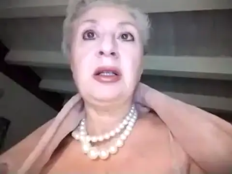 divinaerotica online show from February 3, 2025, 10:11 pm