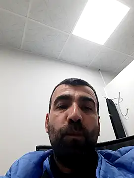 Snapshot of bugattiveyron chatting on January 31, 2025, 8:01 pm bugattiveyron online show from January 31, 2025, 8:01 pm
