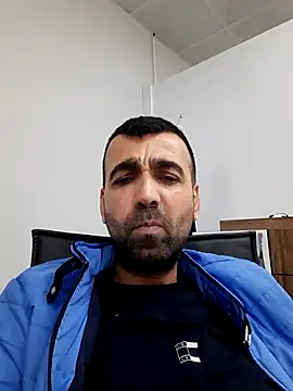 Snapshot of bugattiveyron chatting on February 11, 2025, 6:55 pm bugattiveyron online show from February 11, 2025, 6:55 pm