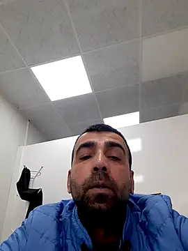 Snapshot of bugattiveyron chatting on February 12, 2025, 2:10 pm bugattiveyron online show from February 12, 2025, 2:10 pm
