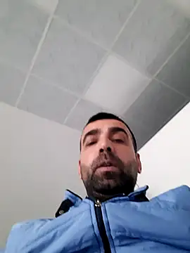 Snapshot of bugattiveyron chatting on February 14, 2025, 12:25 pm bugattiveyron online show from February 14, 2025, 12:25 pm