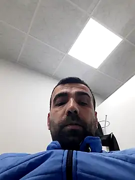 Snapshot of bugattiveyron chatting on February 14, 2025, 7:54 pm bugattiveyron online show from February 14, 2025, 7:54 pm