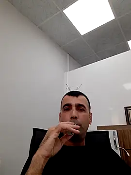 Snapshot of bugattiveyron chatting on September 17, 2025, 12:40 pm bugattiveyron online show from September 17, 2025, 12:40 pm