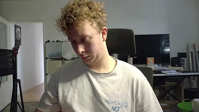 maxxmonroe online show from October 17, 2025, 11:13 am