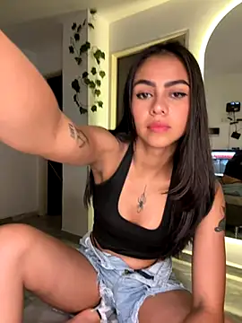 Snapshot of Tatiana250 chatting on September 12, 2025, 12:33 am Tatiana250 online show from September 12, 2025, 12:33 am
