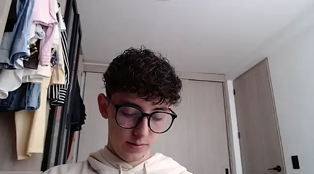 miketwink online show from March 18, 2025, 9:10 pm