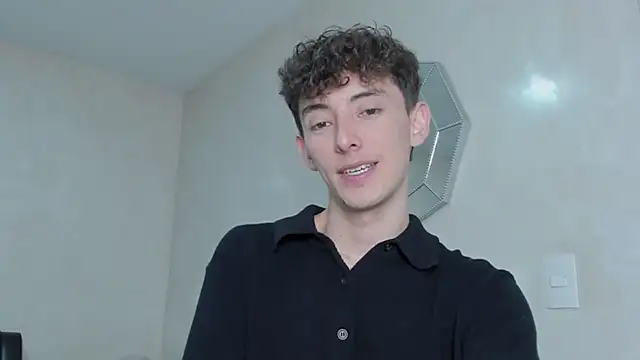 miketwink online show from November 4, 2025, 12:21 am