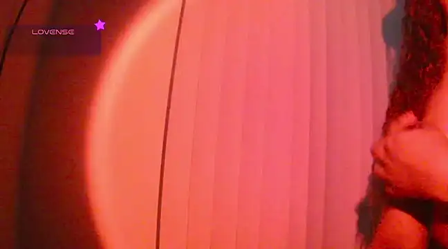 kinkyprincesskyrra online show from February 19, 2025, 8:41 pm