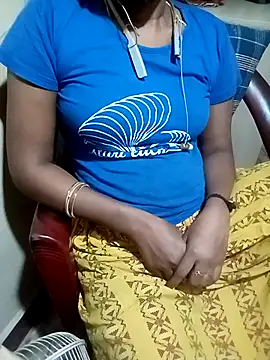 Snapshot of Tamil_roja17 chatting on March 10, 2025, 5:50 pm Tamil roja17 online show from March 10, 2025, 5:50 pm