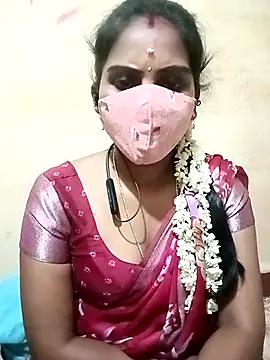 Snapshot of Tamil_roja17 chatting on October 17, 2025, 6:10 pm Tamil roja17 online show from October 17, 2025, 6:10 pm