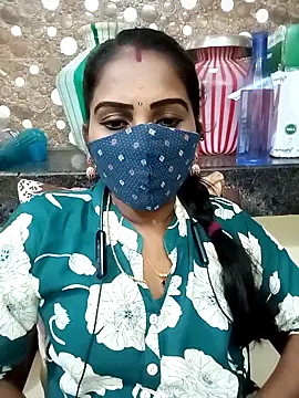 Snapshot of Tamil_roja17 chatting on November 17, 2025, 6:03 pm Tamil roja17 online show from November 17, 2025, 6:03 pm