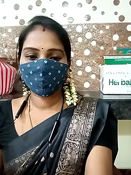 Snapshot of Tamil_roja17 chatting on November 18, 2025, 9:36 am Tamil roja17 online show from November 18, 2025, 9:36 am