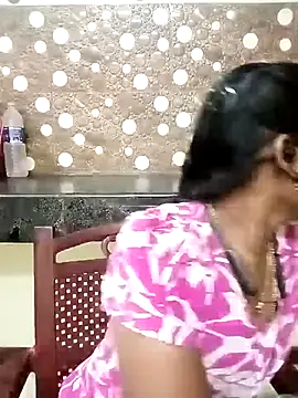 Snapshot of Tamil_roja17 chatting on November 20, 2025, 6:18 pm Tamil roja17 online show from November 20, 2025, 6:18 pm