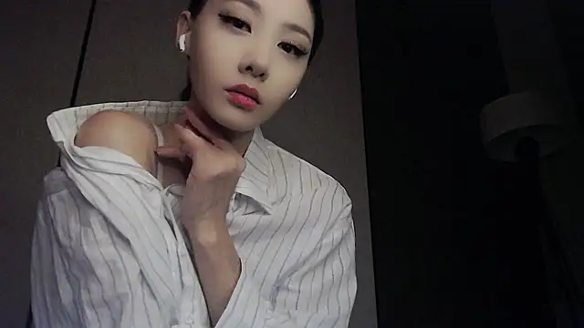 Fudzik0 online show from February 18, 2026, 3:35 am