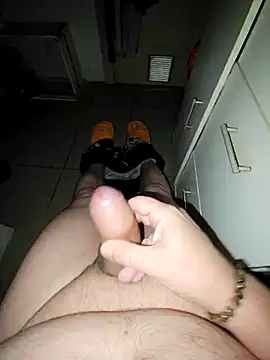 Snapshot of Usame_como_quieras chatting on November 26, 2025, 4:02 am Usame como quieras online show from November 26, 2025, 4:02 am