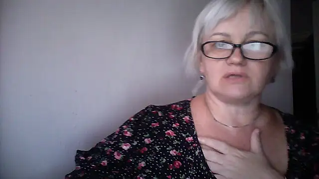 Mayya4321 online show from September 17, 2025, 11:01 am