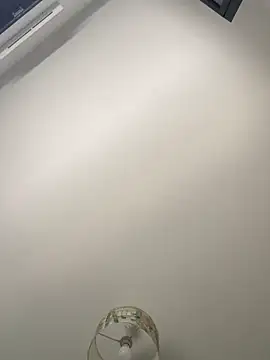 Roxannemuse online show from September 13, 2025, 10:15 am