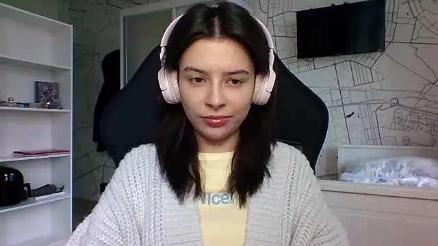 LariceSexy online show from November 21, 2025, 1:21 pm