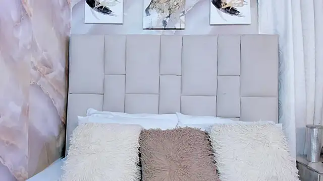 Ariana greenblat online show from December 14, 2025, 1:16 pm