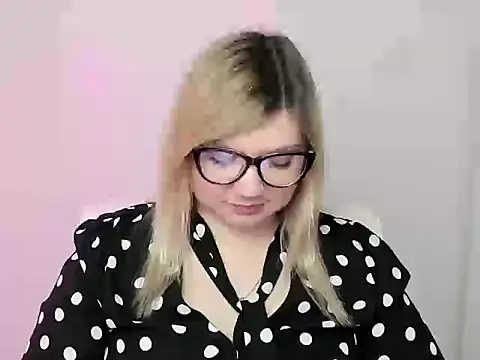 Lola moree online show from October 15, 2025, 12:05 pm