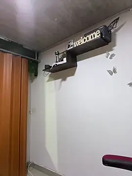 Melody rousse  online show from November 7, 2025, 8:42 pm