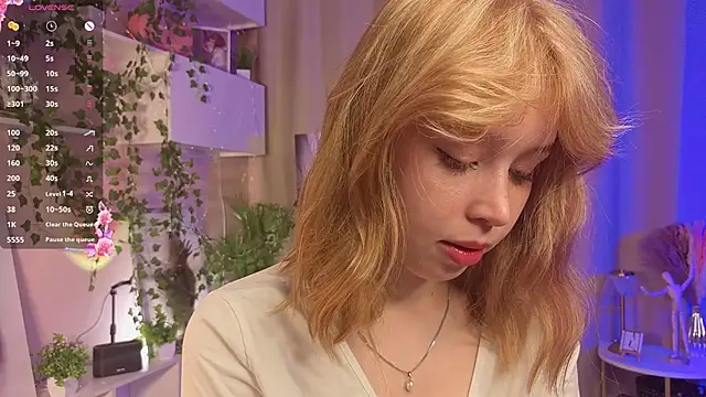 Snapshot of DarylBody chatting on November 23, 2025, 7:13 pm DarylBody online show from November 23, 2025, 7:13 pm