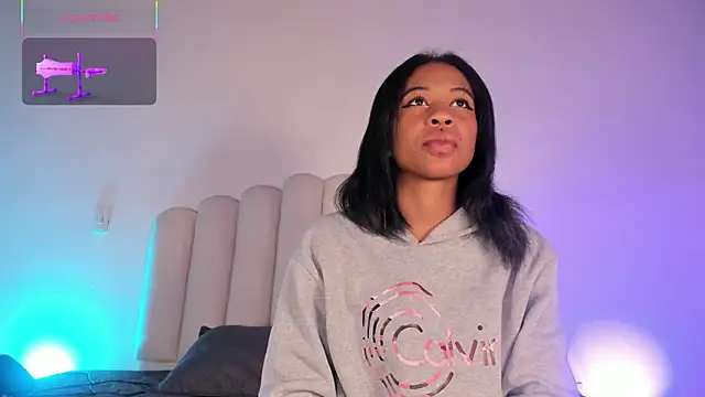 Zaira Rose  online show from November 5, 2025, 1:00 pm