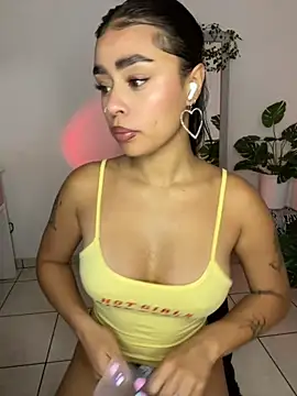 meli ortiz  online show from November 26, 2025, 3:57 pm