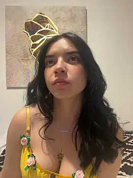 eileensophi online show from September 28, 2025, 5:57 am