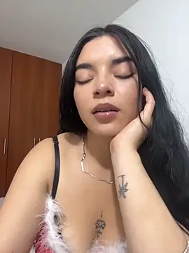 eileensophi online show from December 23, 2025, 2:09 am