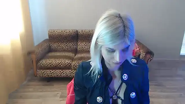 Snapshot of SexyBeatriice chatting on February 17, 2025, 11:13 am SexyBeatriice online show from February 17, 2025, 11:13 am