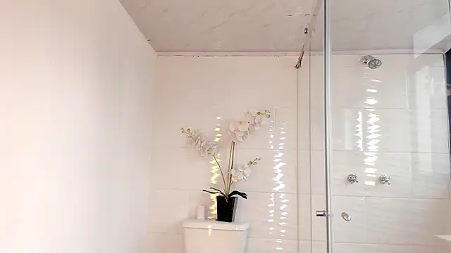 AliDiaz  online show from March 1, 2025, 6:54 pm