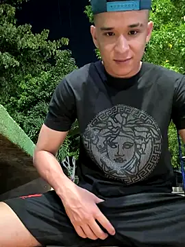 arevalo1124 online show from November 8, 2025, 4:56 am