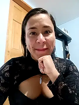 kamila lovee online show from October 21, 2025, 7:58 pm