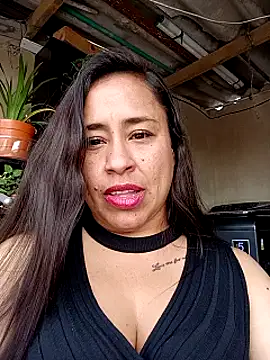 kamila lovee online show from November 1, 2025, 7:05 pm