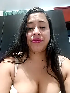 kamila lovee online show from November 9, 2025, 7:56 pm