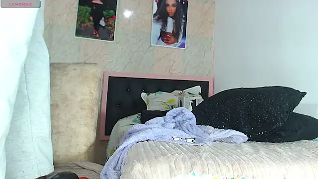 k stormi  online show from November 8, 2025, 1:28 am