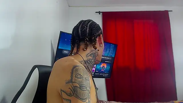 Snapshot of hot_man05 chatting on October 24, 2025, 7:21 pm hot man05 online show from October 24, 2025, 7:21 pm