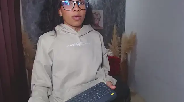 Snapshot of dulcetaylorss chatting on February 27, 2025, 3:48 pm dulcetaylorss online show from February 27, 2025, 3:48 pm