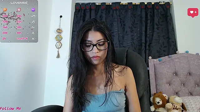 Snapshot of ellajonz chatting on November 6, 2025, 1:39 am ellajonz online show from November 6, 2025, 1:39 am