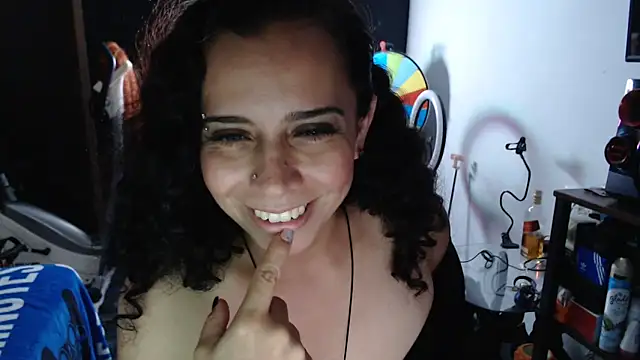 Snapshot of AliceSweet4U chatting on March 22, 2025, 7:15 am AliceSweet4U online show from March 22, 2025, 7:15 am