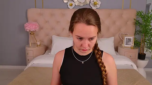 Snapshot of JaniceCollins chatting on October 17, 2025, 2:15 am JaniceCollins online show from October 17, 2025, 2:15 am