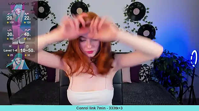 Snapshot of SophieOuld chatting on February 27, 2025, 9:11 am SophieOuld online show from February 27, 2025, 9:11 am