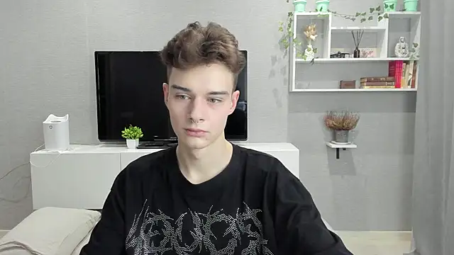 avegothy- online show from January 31, 2025, 11:46 am