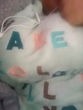 Snapshot of pora-34 chatting on February 2, 2025, 11:51 am pora-34 online show from February 2, 2025, 11:51 am