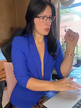 Snapshot of ValeriaVixen chatting on February 17, 2026, 7:42 pm ValeriaVixen online show from February 17, 2026, 7:42 pm