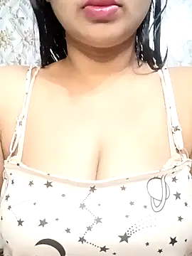 Sweety4u97 online show from November 10, 2025, 11:15 pm