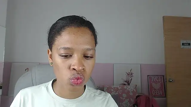 Snapshot of brendathompson_ chatting on February 28, 2025, 11:58 am brendathompson online show from February 28, 2025, 11:58 am