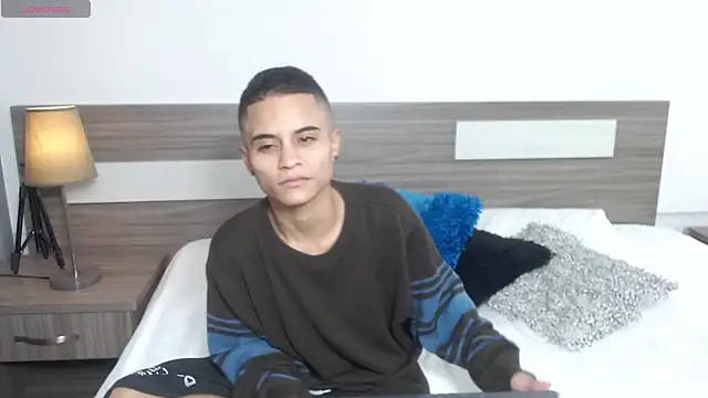 Liiamthompson online show from November 8, 2025, 10:48 am